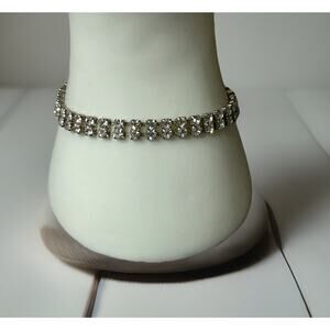 Cute Silver Tone Rhinestone Bracelet. Measures 7"